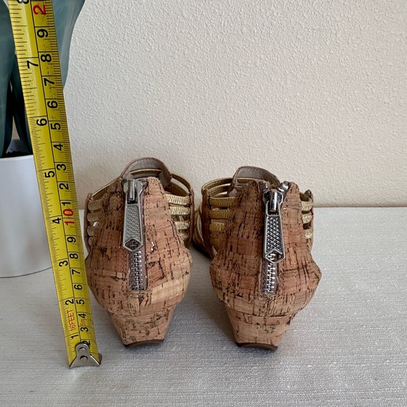 Donald J. Pliner Dexi Gold Cork Strappy Rear Zip Wedge Sandals Women’s 8M - Picture 11 of 15